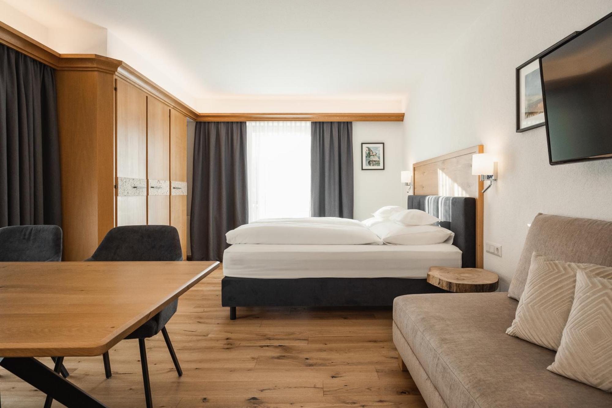 Jochum Hotel Garni Fiss Exteriér fotografie